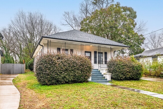 Building Photo - 306 Sacco St