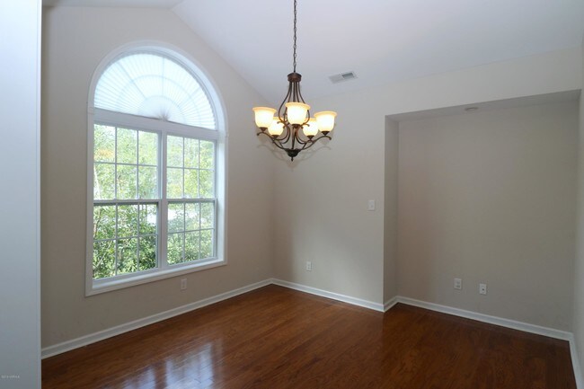 Building Photo - 304 Weatherford Dr