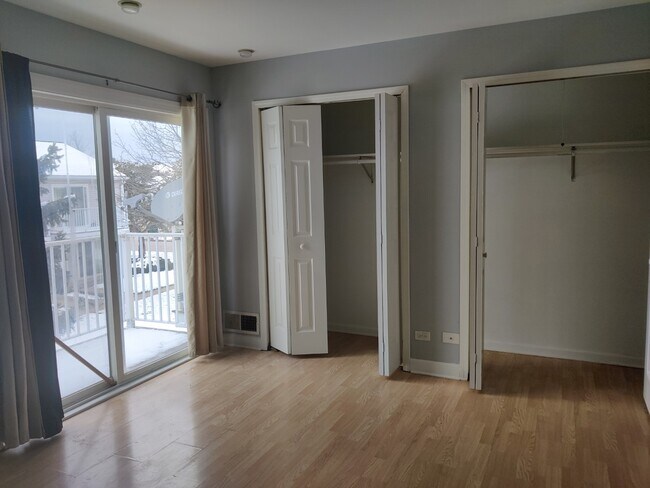 Master bedroom with large closet - 439 Meadow Green Ln
