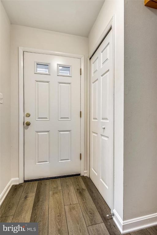 Building Photo - 13 Janwall Ct