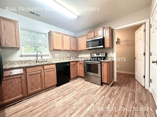 Building Photo - 11330 Astoria Dr