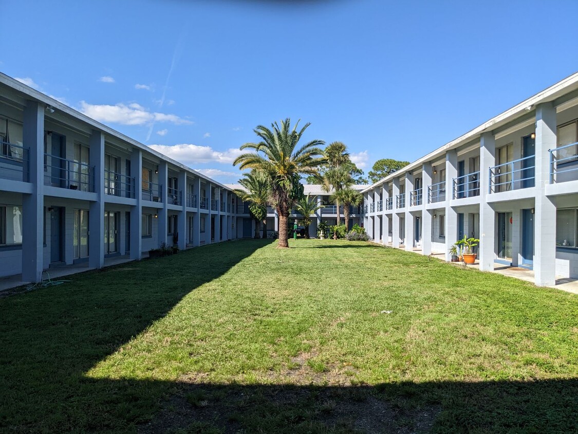 Primary Photo - 2 Bed 1 Bath Merritt Island Water/Sewer In...