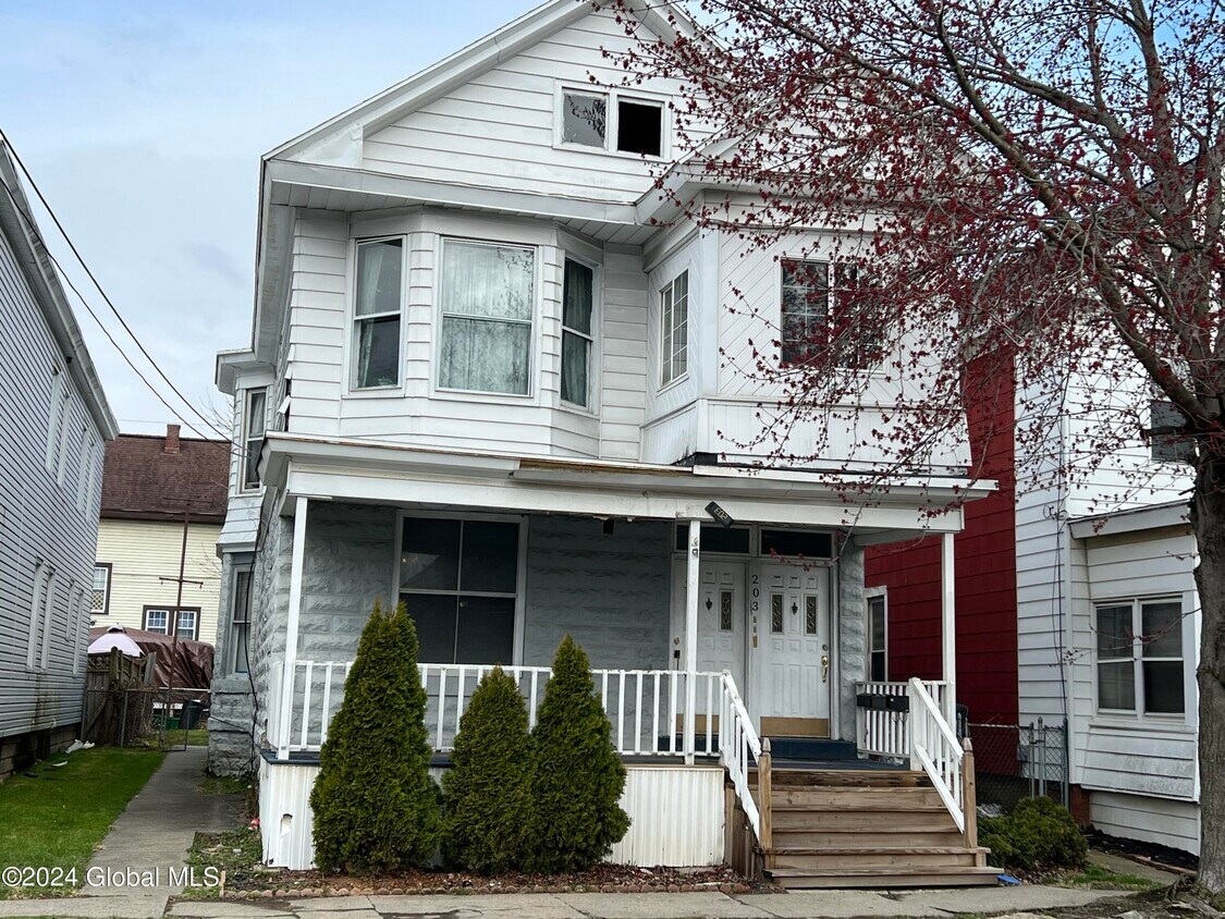 Primary Photo - 203 5th Ave