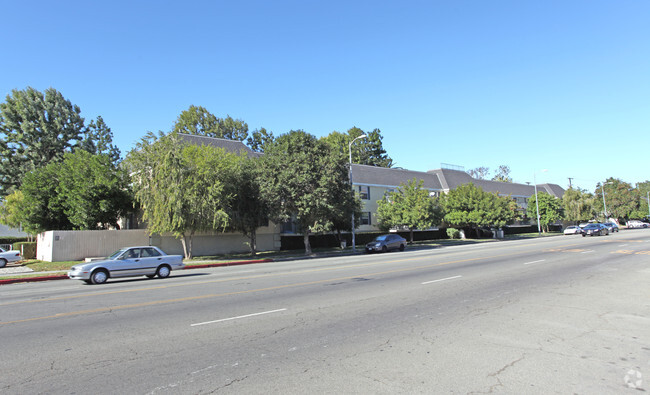 Building Photo - La Scala Apartments