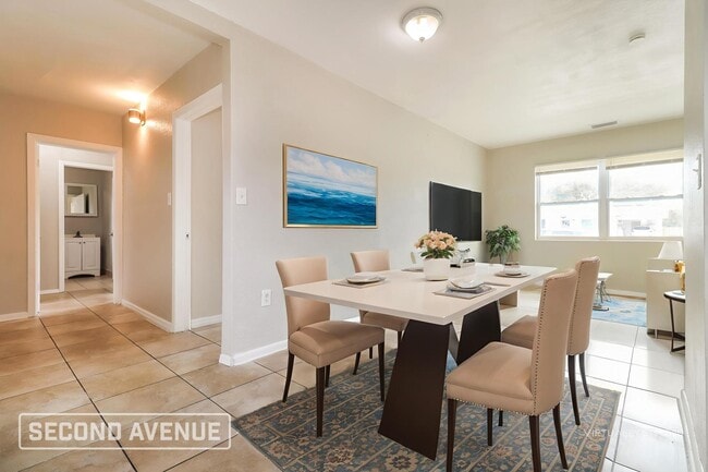 Building Photo - 712 S Highland Ave