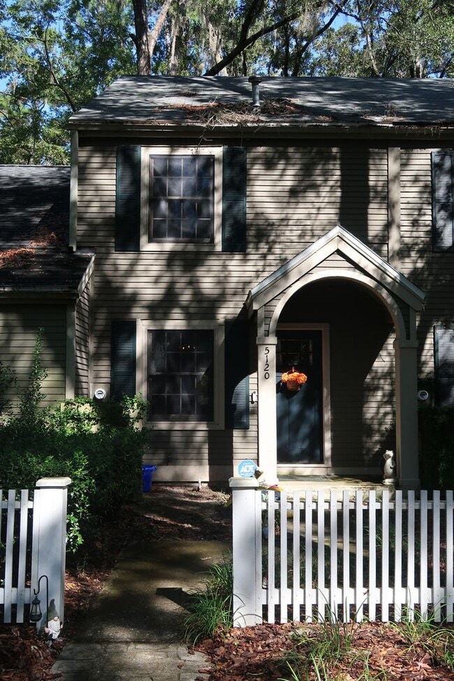 Building Photo - 5120 SW 92nd Ct