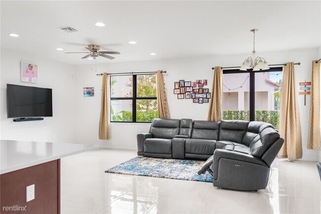 Foto del edificio - 3 br, 2.5 bath Townhome - 10015 Akenside Dr