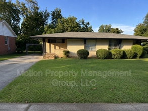 Building Photo - 3343 Gleason Dr
