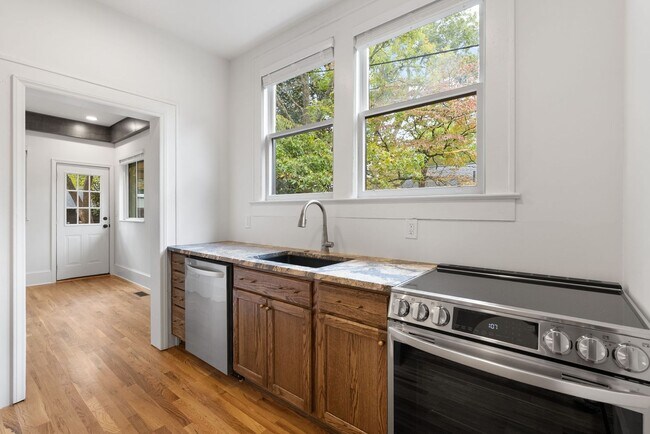 Foto del edificio - 3107 Old Buncombe Rd