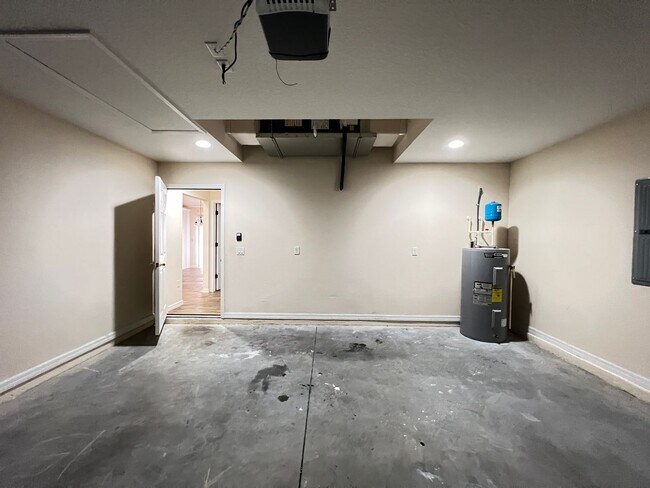 Building Photo - AMAZING 3 Bedroom, 2 Bathroom Home in Ocala!!