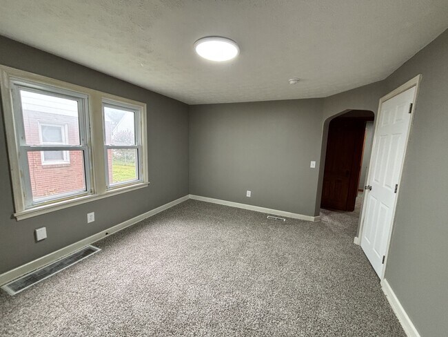 Foto del edificio - 1638 Spring Ave NE