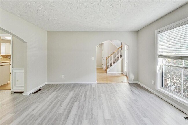 Foto del edificio - 326 Canterbury Pl Dr