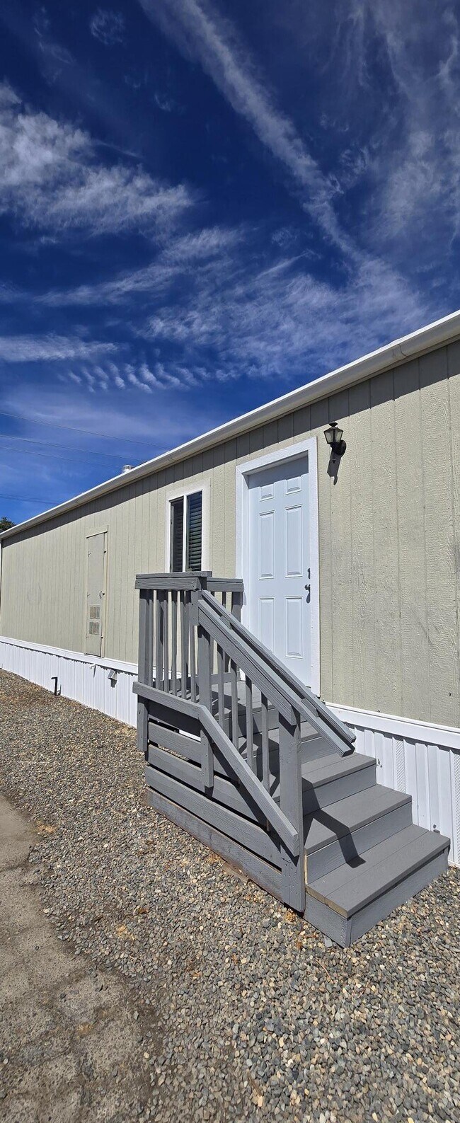 Building Photo - 715 Glide Ave