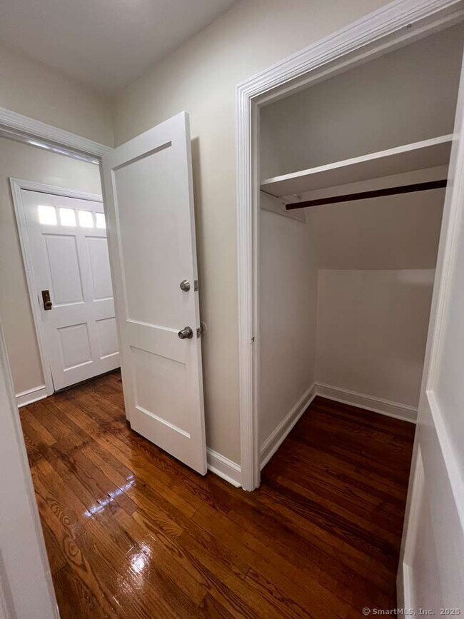 Building Photo - 109 Alfred St