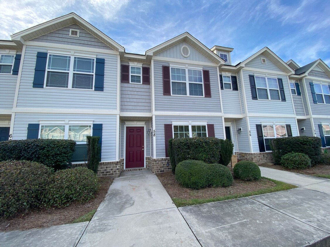 Foto principal - 2 bedroom 2.5 bath townhome in Springlakes