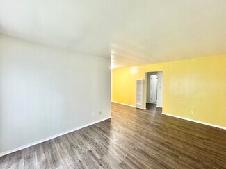 Building Photo - 131 Normandie Ave