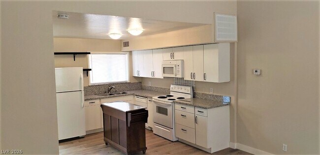 Foto del edificio - 5118 Garden Ln