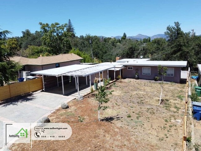 Building Photo - 3340 Sunset Dr