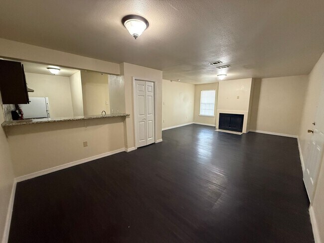 Foto del edificio - 1336 Jade Ave