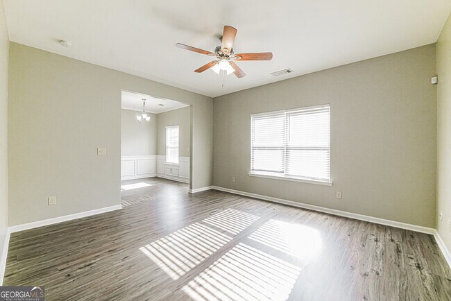 Foto del edificio - 434 Highland Falls Dr
