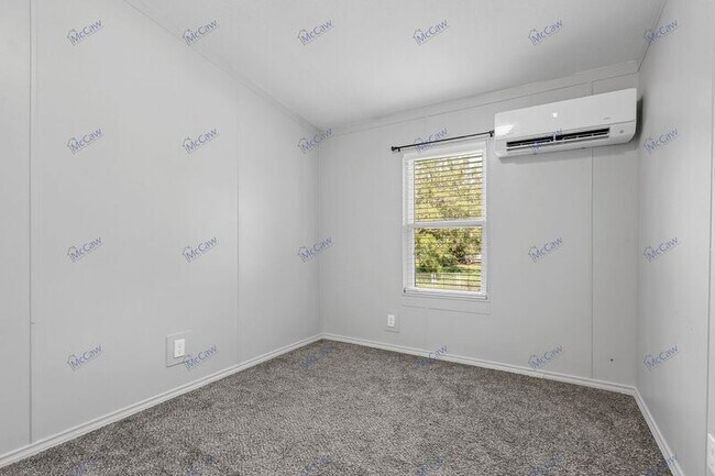 Foto del edificio - 831 Arrowhead Dr