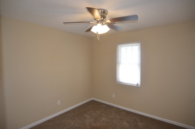 Foto del edificio - Warm and Cozy Three Bedroom Home