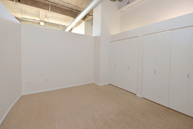 Foto del edificio - 900 N Kingsbury St