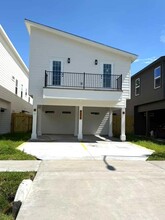 Building Photo - 8629 Homewood Ln