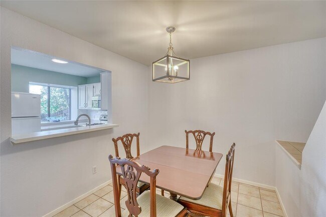 Foto del edificio - 1411 Gracy Farms Ln