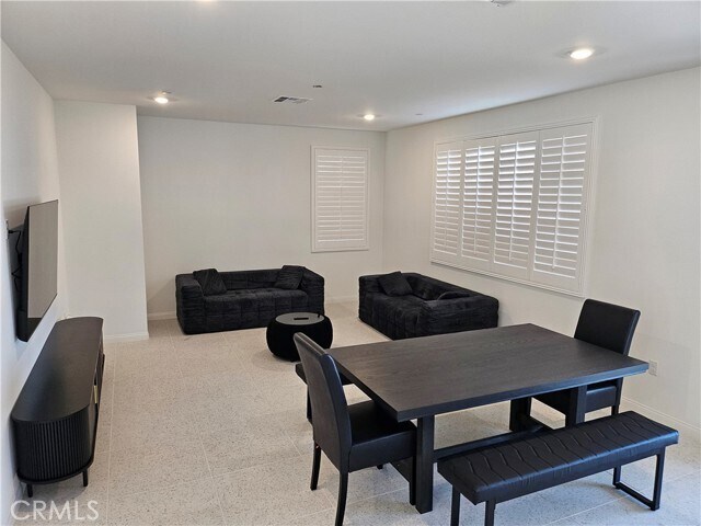 Foto del edificio - 62488 Highwing St
