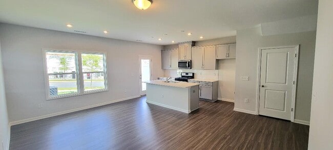 Building Photo - 804 Oak Center Dr