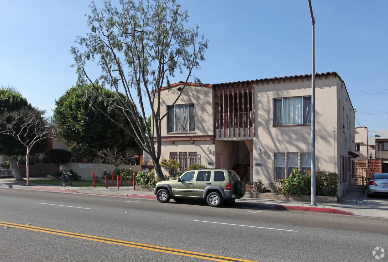 69236927 Miles Ave, Huntington Park, CA 90255 Apartments in