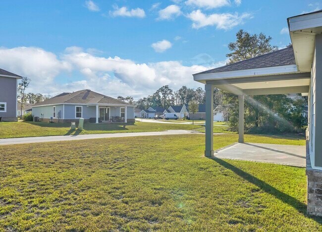 Building Photo - 10 Riverwalk Xing