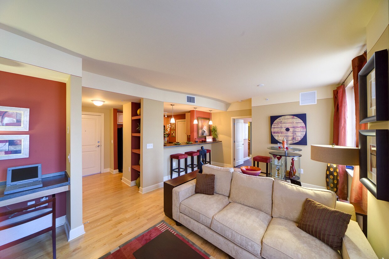 The Carling 11 East Forsyth Apartments Jacksonville, FL