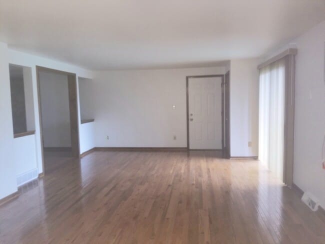 Building Photo - 6878 Nickis Ln