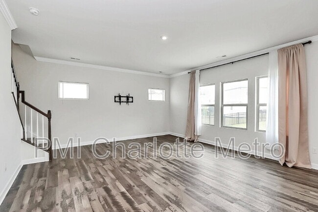 Building Photo - 8315 Flint Hill Dr