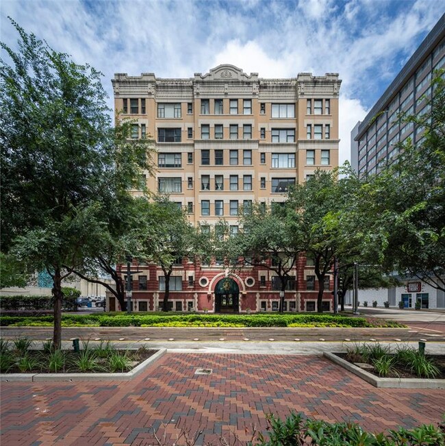 Foto del edificio - 1700 Main St