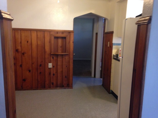 KITCHENETTE - 4326 Schenck Ave