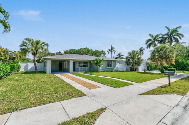 Building Photo - 12 Wellesley Dr