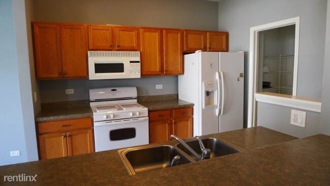 Building Photo - 1306 W Black Wolf Rd