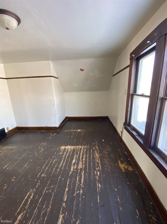 Foto del edificio - 3 br, 1 bath House - 902 West McClure Avenue