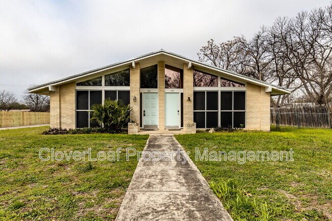 Foto del edificio - 319 Gaiety Ln