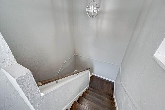 Foto del edificio - 2408 Yoakum Blvd