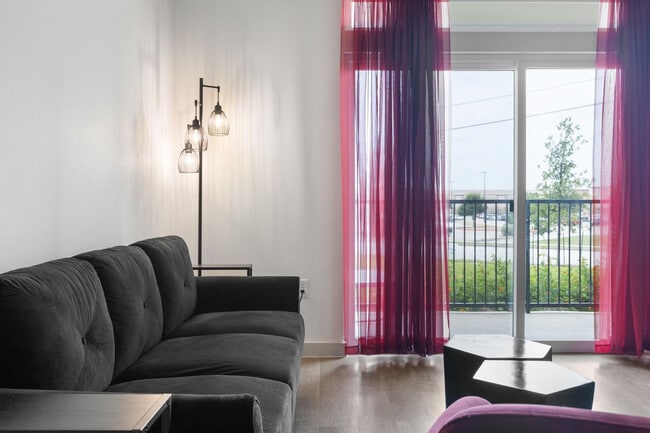 Building Photo - 1301 Leah Ave