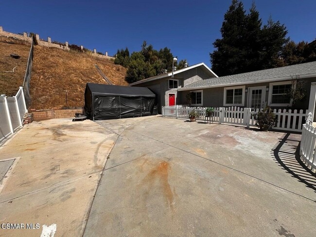 Building Photo - 718 Greenbriar Ave