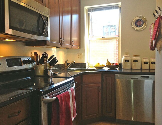 Foto del edificio - 1673 Park Rd NW