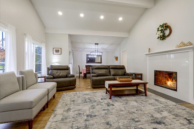 Foto del edificio - 1250 Sweetbriar Dr