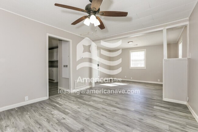 Foto del edificio - 4617 Chandler St
