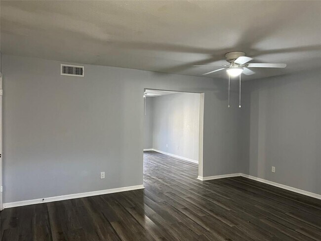 Building Photo - 7036 S Dairy Ashford Rd