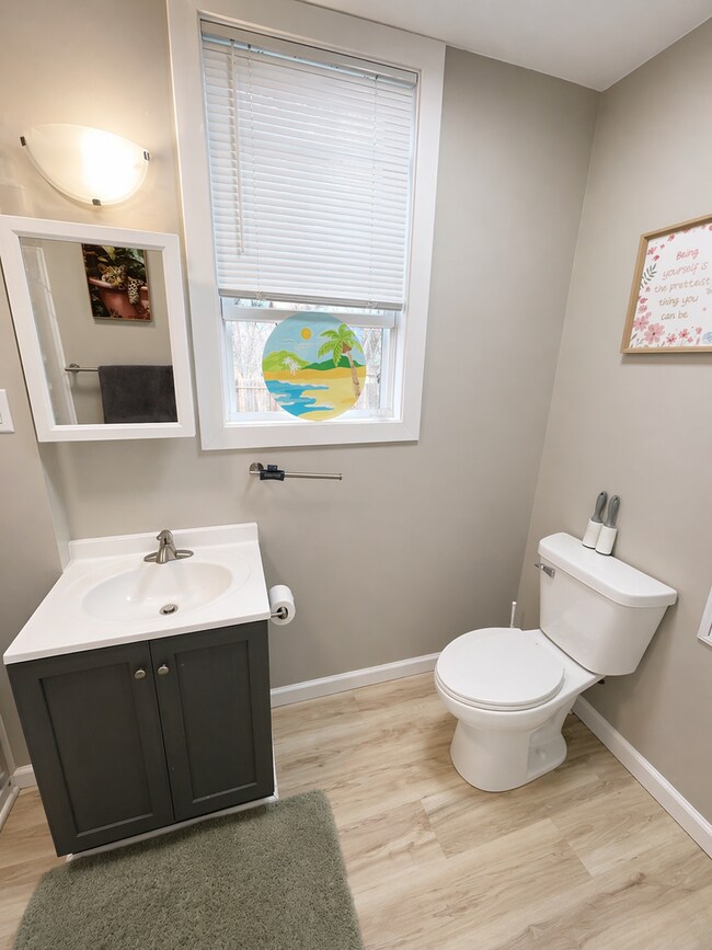 Foto del edificio - 906 North 6th Ave E